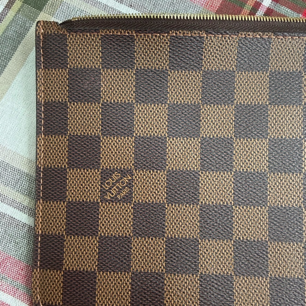 Louis Vuitton pouch/wristlet from GM Neverfull - Picture 7 of 7